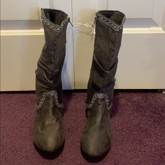 Gray Justice Boots - Picture 1 of 3